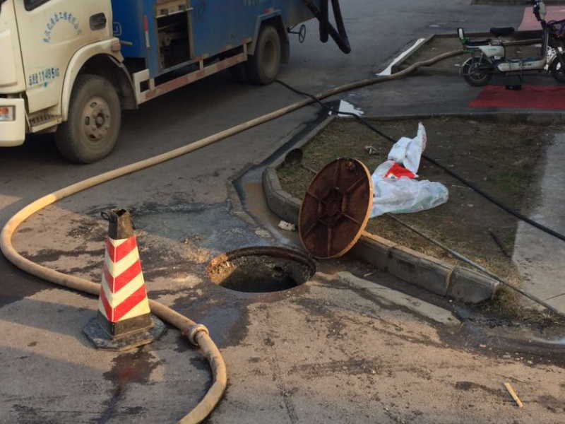 滨江区西兴马桶地漏疏通电话-24小时服务热线